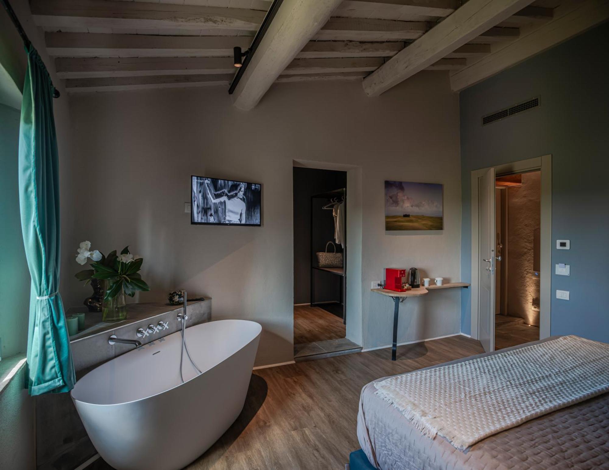 Relais Borgo Elissa Bed & Breakfast